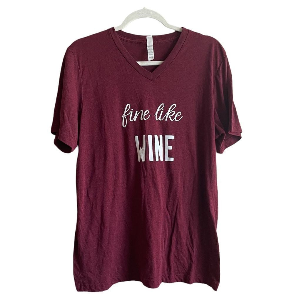 ‎Womens graphic maroon tee